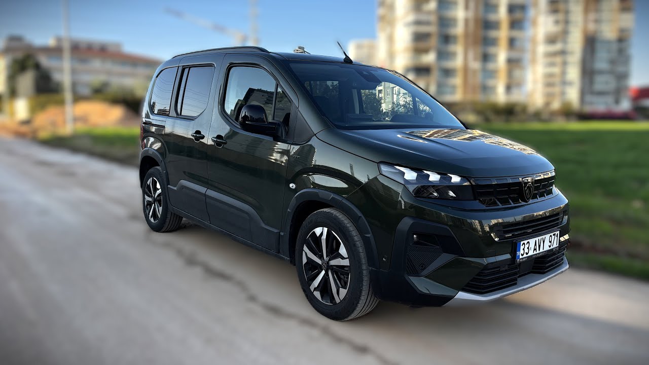 PEUGEOT TRAVELLER
